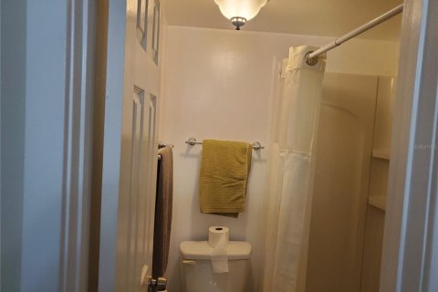 Condo in Seminole, Florida, 2 bedrooms № 2237321 - photo 16