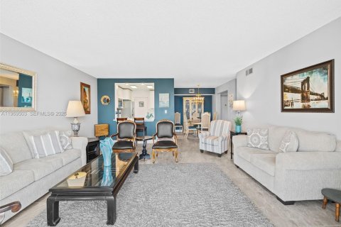 Copropriété à vendre à Hallandale Beach, Floride: 2 chambres, 101.45 m2 № 2031229 - photo 7
