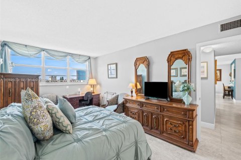 Copropriété à vendre à Hallandale Beach, Floride: 2 chambres, 101.45 m2 № 2031229 - photo 12