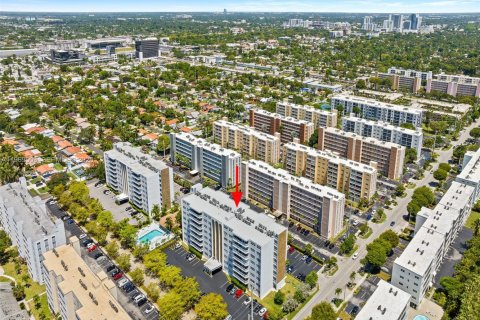 Copropriété à vendre à Hallandale Beach, Floride: 2 chambres, 101.45 m2 № 2031229 - photo 21