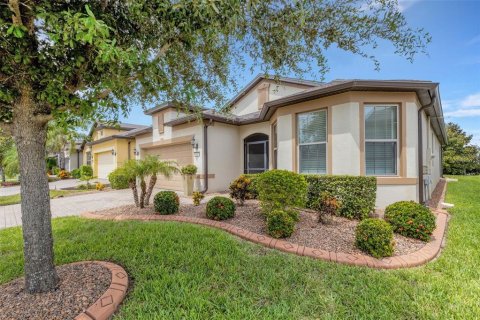 House in Davenport, Florida 2 bedrooms, 170.1 sq.m. № 1899975 - photo 1
