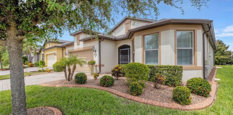 House in Davenport, Florida 2 bedrooms, 170.1 sq.m. № 1899975