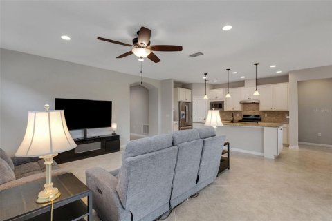 House in Davenport, Florida 2 bedrooms, 170.1 sq.m. № 1899975 - photo 8