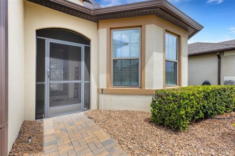 House in Davenport, Florida 2 bedrooms, 170.1 sq.m. № 1899975 - photo 3