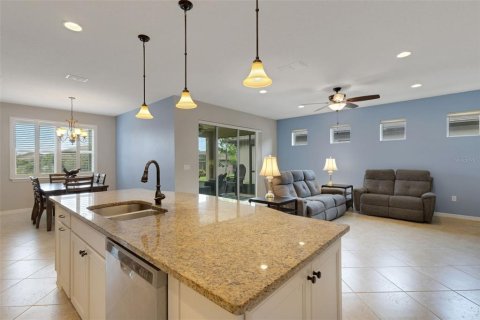 House in Davenport, Florida 2 bedrooms, 170.1 sq.m. № 1899975 - photo 12