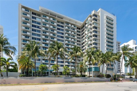 Condominio en venta en Miami Beach, Florida, 69.31 m2 № 2077003 - foto 11