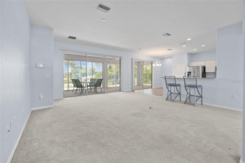 House in Summerfield, Florida 2 bedrooms, 163.69 sq.m. № 1874053 - photo 4