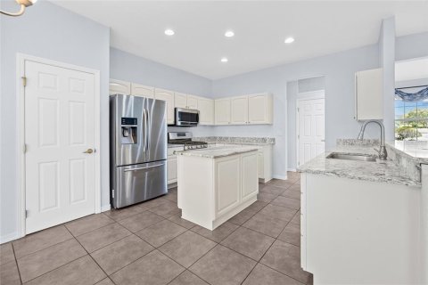 House in Summerfield, Florida 2 bedrooms, 163.69 sq.m. № 1874053 - photo 13
