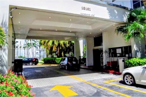 Купить кондоминиум в Авентура, Флорида 1 спальня, 85.28м2, № 1964114 - фото 12