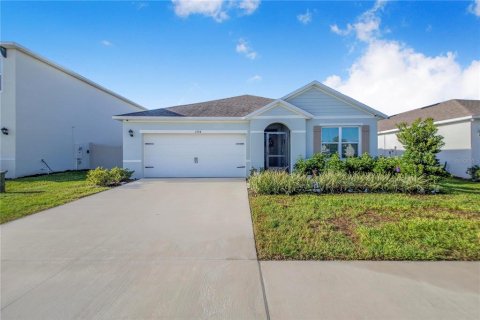 Villa ou maison à vendre à Haines City, Floride: 3 chambres, 155.05 m2 № 2344836 - photo 3