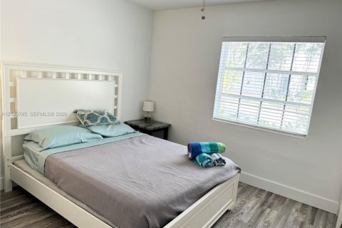 Villa ou maison à louer à Fort Lauderdale, Floride: 2 chambres, 81.75 m2 № 2087790 - photo 7