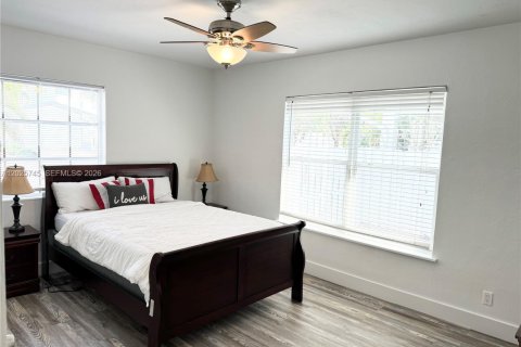 Villa ou maison à louer à Fort Lauderdale, Floride: 2 chambres, 81.75 m2 № 2087790 - photo 5