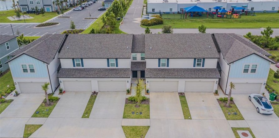 Adosado en Wesley Chapel, Florida 3 dormitorios, 145.3 m2 № 1824545