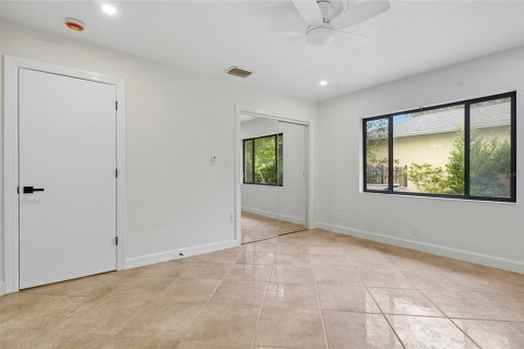 Casa en alquiler en Tampa, Florida, 4 dormitorios, 372.82 m2 № 1913502 - foto 15