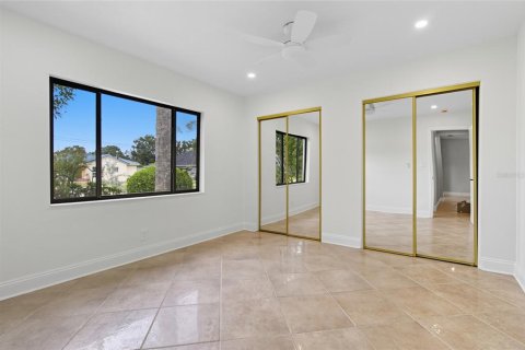 Casa en alquiler en Tampa, Florida, 4 dormitorios, 372.82 m2 № 1913502 - foto 19