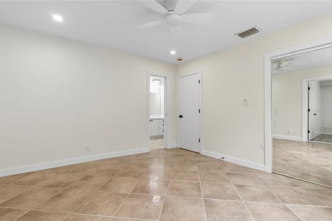 Casa en alquiler en Tampa, Florida, 4 dormitorios, 372.82 m2 № 1913502 - foto 28
