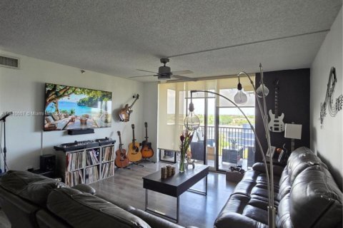 Copropriété à vendre à Miami, Floride: 2 chambres, 128.21 m2 № 1940032 - photo 5