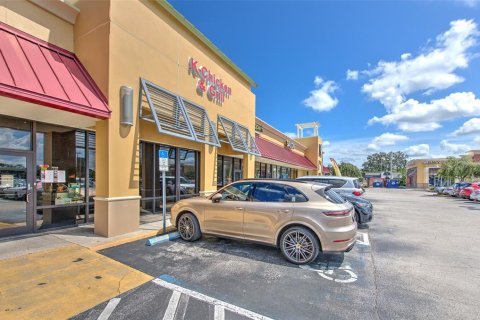 Immobilier commercial à vendre à Tampa, Floride: 334.45 m2 № 2387624 - photo 2