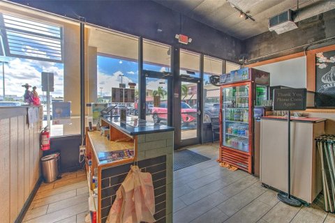Immobilier commercial à vendre à Tampa, Floride: 334.45 m2 № 2387624 - photo 8