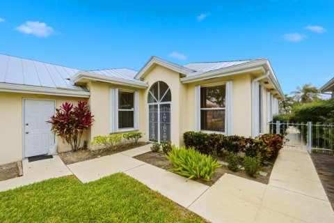 Casa en venta en Palm City, Florida, 3 dormitorios, 181.35 m2 № 2078364 - foto 4