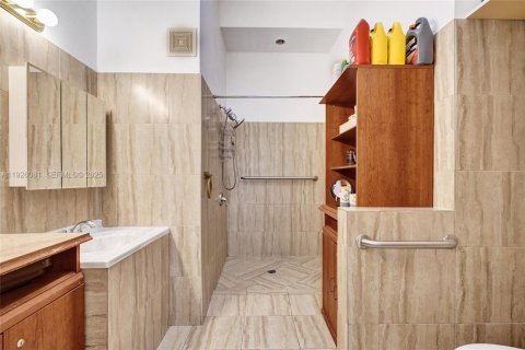 Villa ou maison à vendre à Hallandale Beach, Floride: 3 chambres, 150.87 m2 № 2034724 - photo 12