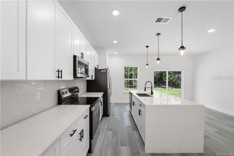 House in Citrus Springs, Florida 4 bedrooms, 164.81 sq.m. № 2207227 - photo 2