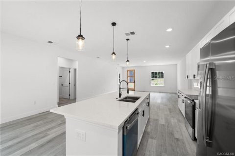 House in Citrus Springs, Florida 4 bedrooms, 164.81 sq.m. № 2207227 - photo 12