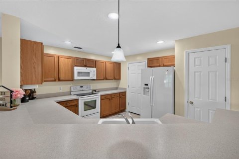 Touwnhouse à vendre à Kissimmee, Floride: 2 chambres, 128.76 m2 № 2230097 - photo 5