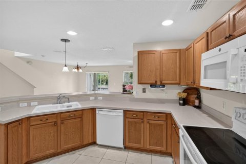 Touwnhouse à vendre à Kissimmee, Floride: 2 chambres, 128.76 m2 № 2230097 - photo 7