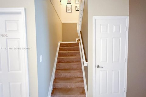 Купить таунхаус в Окленд-Парк, Флорида 3 спальни, 140.65м2, № 1989911 - фото 6