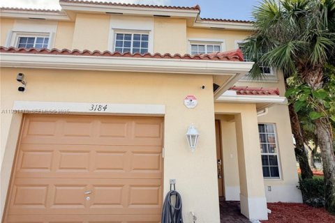 Купить таунхаус в Окленд-Парк, Флорида 3 спальни, 140.65м2, № 1989911 - фото 2