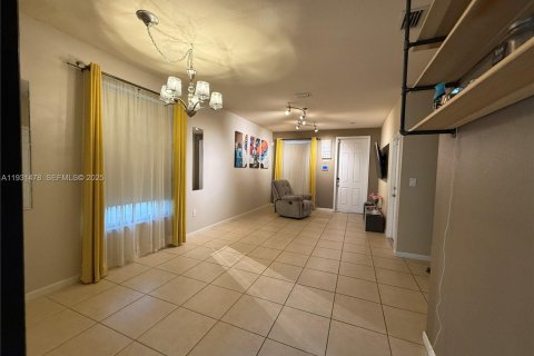 Купить таунхаус в Окленд-Парк, Флорида 3 спальни, 140.65м2, № 1989911 - фото 7