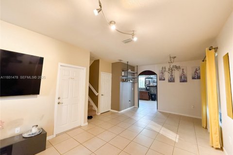 Купить таунхаус в Окленд-Парк, Флорида 3 спальни, 140.65м2, № 1989911 - фото 5