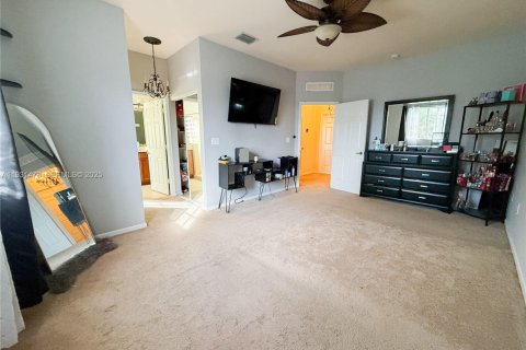 Купить таунхаус в Окленд-Парк, Флорида 3 спальни, 140.65м2, № 1989911 - фото 14