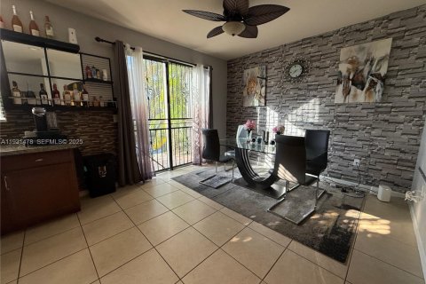 Купить таунхаус в Окленд-Парк, Флорида 3 спальни, 140.65м2, № 1989911 - фото 9