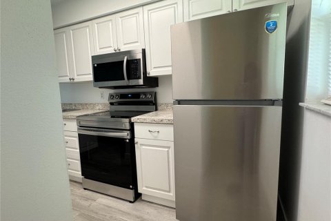 Appartement à louer à Englewood, Floride: 2 chambres, 75.07 m2 № 2131419 - photo 4