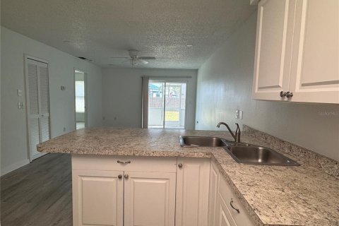 Appartement à louer à Englewood, Floride: 2 chambres, 75.07 m2 № 2131419 - photo 6