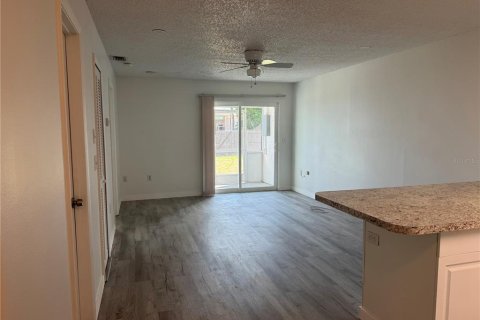 Appartement à louer à Englewood, Floride: 2 chambres, 75.07 m2 № 2131419 - photo 2
