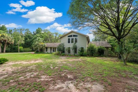House in Gainesville, Florida 3 bedrooms, 263.84 sq.m. № 1827327 - photo 7
