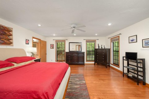 House in Gainesville, Florida 3 bedrooms, 263.84 sq.m. № 1827327 - photo 28