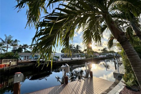 House in Fort Lauderdale, Florida 3 bedrooms, 147.71 sq.m. № 1994203 - photo 4