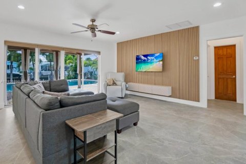 House in Fort Lauderdale, Florida 3 bedrooms, 147.71 sq.m. № 1994203 - photo 11