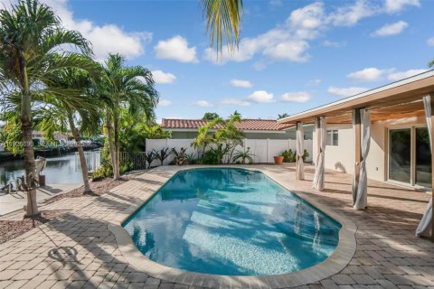 House in Fort Lauderdale, Florida 3 bedrooms, 147.71 sq.m. № 1994203 - photo 15