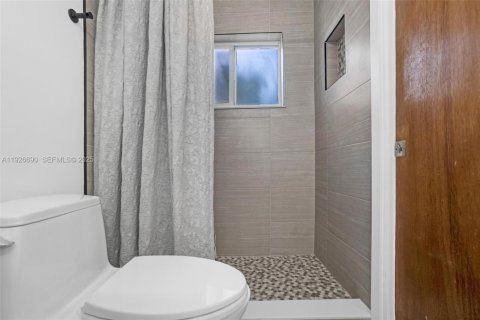 House in Fort Lauderdale, Florida 3 bedrooms, 147.71 sq.m. № 1994203 - photo 26