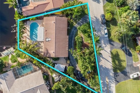 House in Fort Lauderdale, Florida 3 bedrooms, 147.71 sq.m. № 1994203 - photo 6
