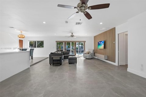 House in Fort Lauderdale, Florida 3 bedrooms, 147.71 sq.m. № 1994203 - photo 12