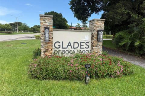 House in Boca Raton, Florida 2 bedrooms, 141.21 sq.m. № 1877672 - photo 1