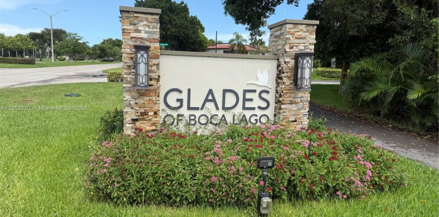 House in Boca Raton, Florida 2 bedrooms, 141.21 sq.m. № 1877672