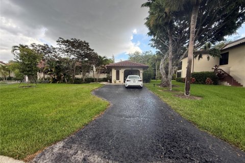 House in Boca Raton, Florida 2 bedrooms, 141.21 sq.m. № 1877672 - photo 2
