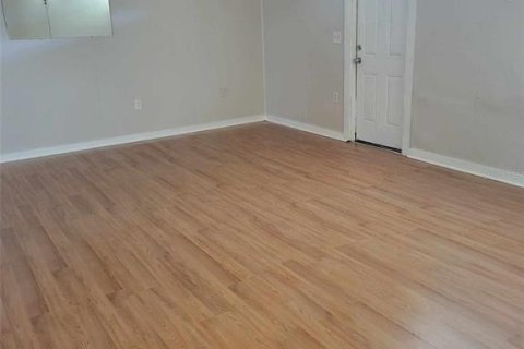 Villa ou maison à louer à Sarasota, Floride: 2 chambres, 71.35 m2 № 2430314 - photo 6